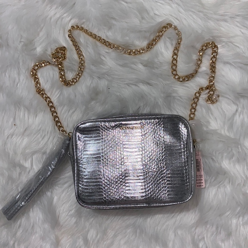 🆕 Victoria’s Secret silver crossbody bag
